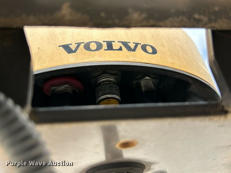 image for item EK8354 2016 Volvo DD120B double drum roller