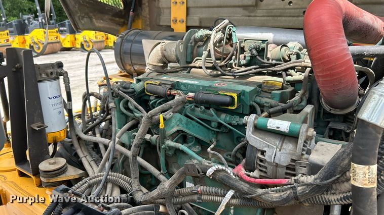 image for item EK8354 2016 Volvo DD120B double drum roller