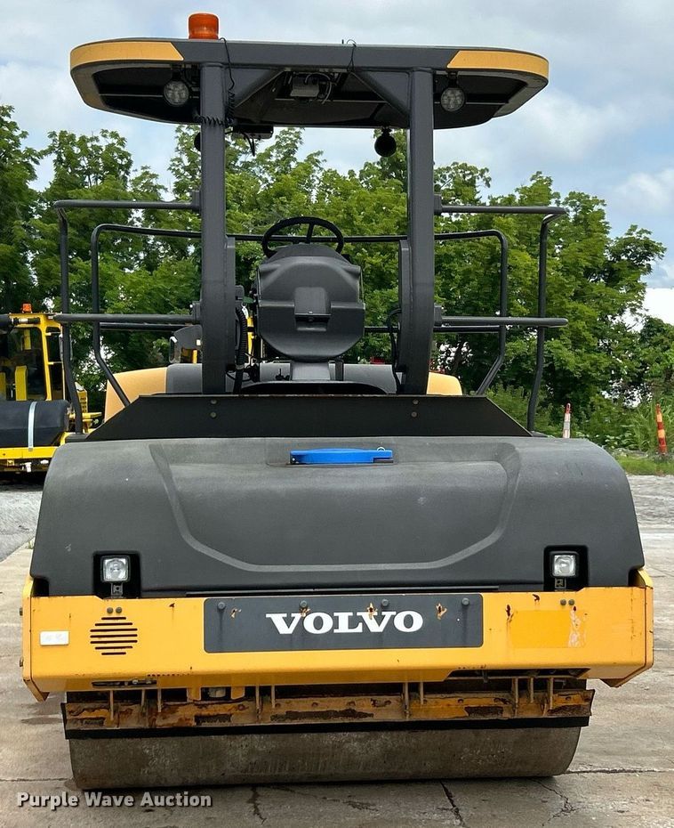 image for item EK8355 2016 Volvo DD120B double drum roller