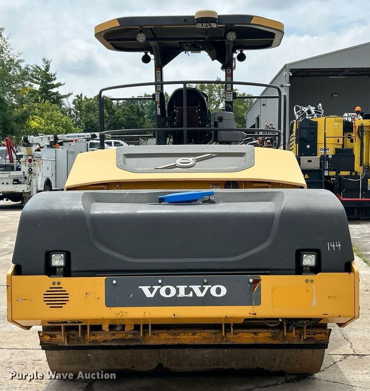 image for item EK8355 2016 Volvo DD120B double drum roller