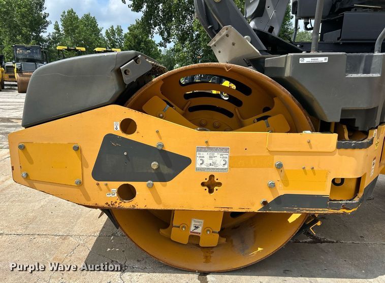 image for item EK8355 2016 Volvo DD120B double drum roller