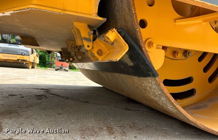 image for item EK8355 2016 Volvo DD120B double drum roller