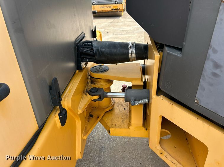 image for item EK8355 2016 Volvo DD120B double drum roller