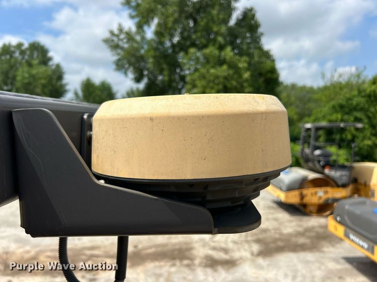 image for item EK8355 2016 Volvo DD120B double drum roller