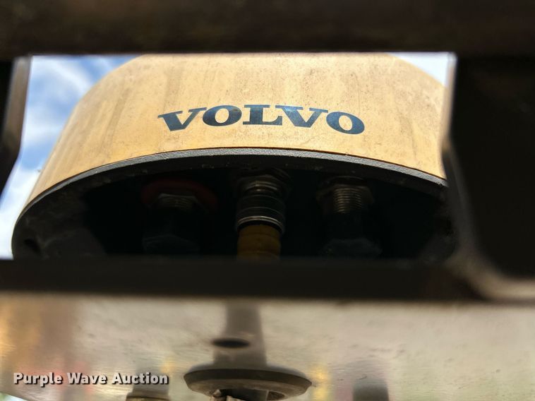 image for item EK8355 2016 Volvo DD120B double drum roller