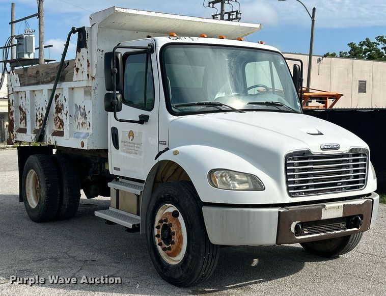 image for item EK8358 2003 Freightliner Business Class M2 dump truck