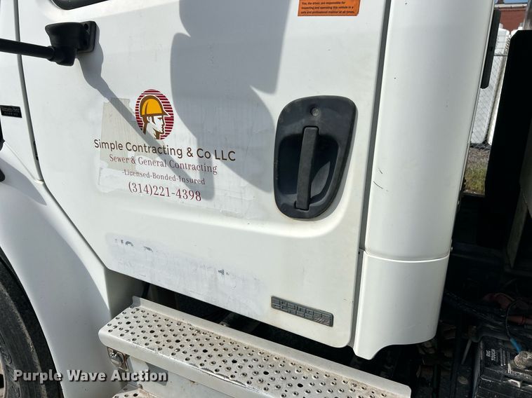 image for item EK8358 2003 Freightliner Business Class M2 dump truck