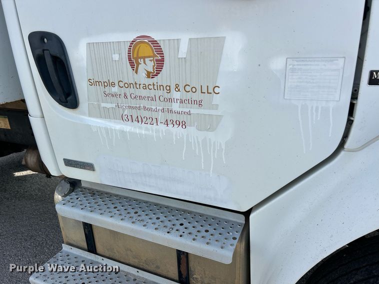 image for item EK8358 2003 Freightliner Business Class M2 dump truck