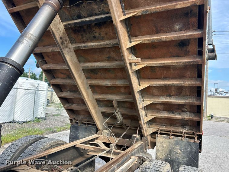 image for item EK8358 2003 Freightliner Business Class M2 dump truck