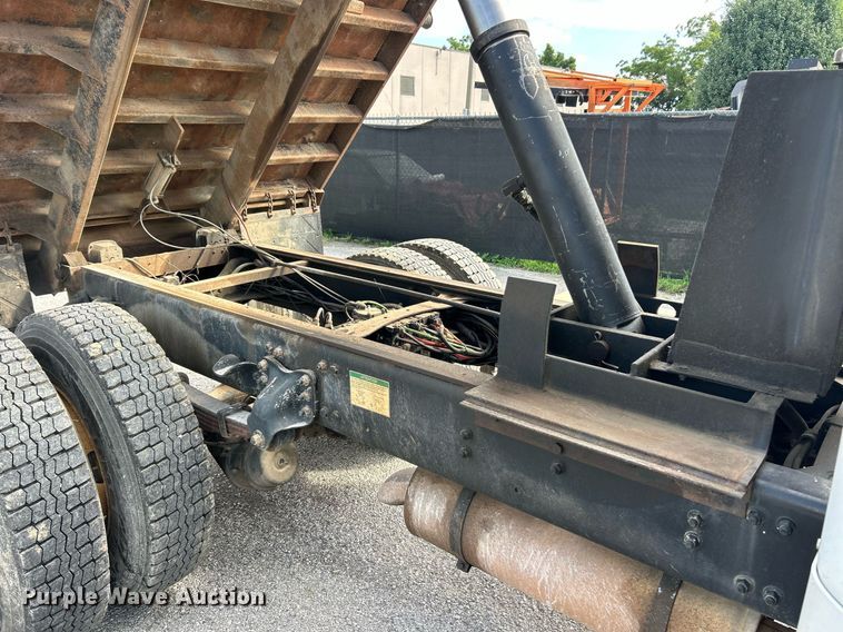 image for item EK8358 2003 Freightliner Business Class M2 dump truck