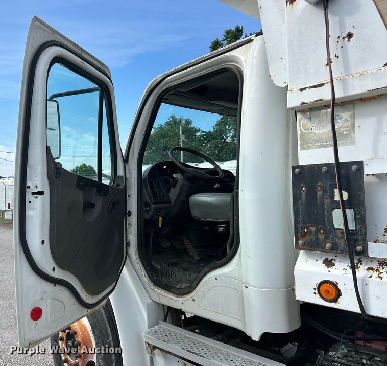 image for item EK8358 2003 Freightliner Business Class M2 dump truck