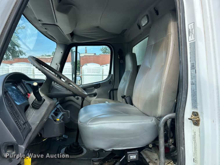 image for item EK8358 2003 Freightliner Business Class M2 dump truck