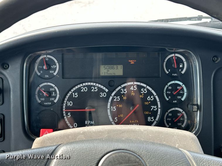 image for item EK8358 2003 Freightliner Business Class M2 dump truck