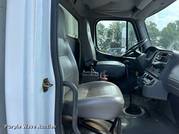 image for item EK8358 2003 Freightliner Business Class M2 dump truck