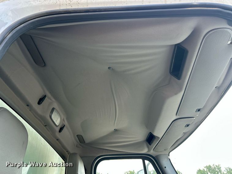 image for item EK8358 2003 Freightliner Business Class M2 dump truck