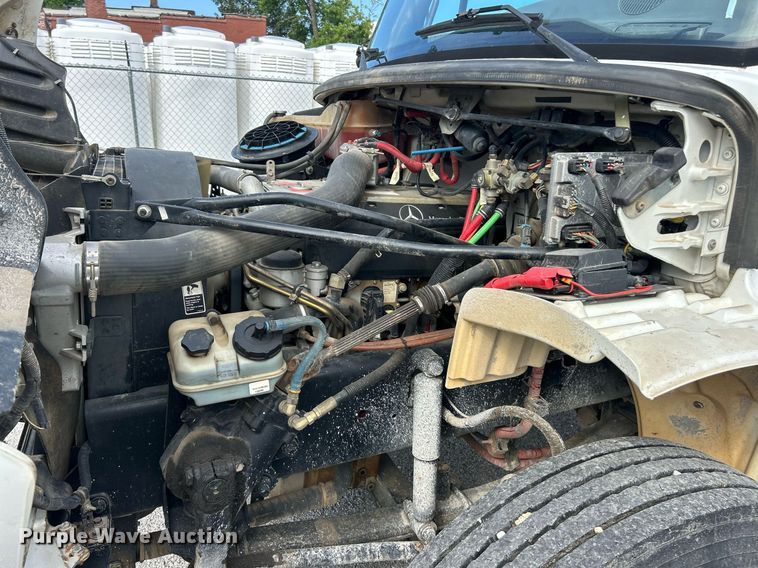 image for item EK8358 2003 Freightliner Business Class M2 dump truck