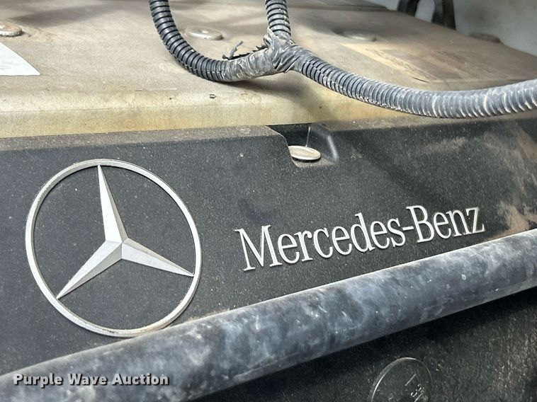 image for item EK8358 2003 Freightliner Business Class M2 dump truck