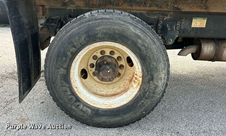 image for item EK8358 2003 Freightliner Business Class M2 dump truck