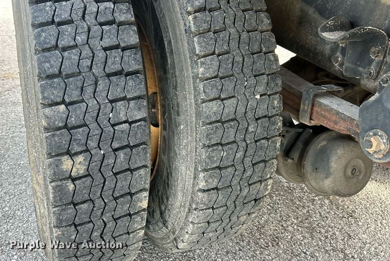 image for item EK8358 2003 Freightliner Business Class M2 dump truck