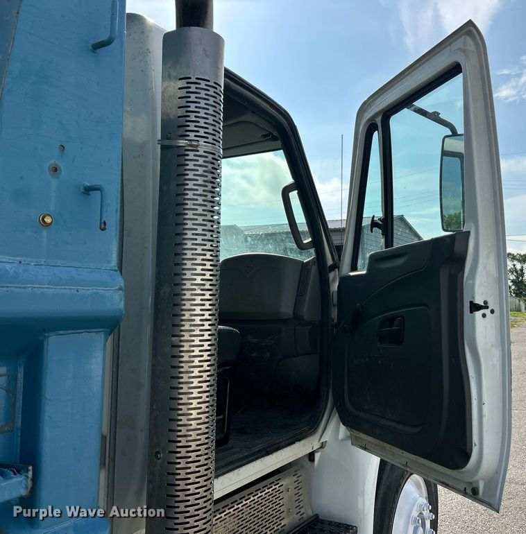 image for item EK8359 2012 International MA035 dump truck