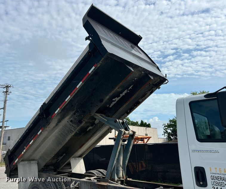 image for item EK8360 2004 International MA025 dump truck