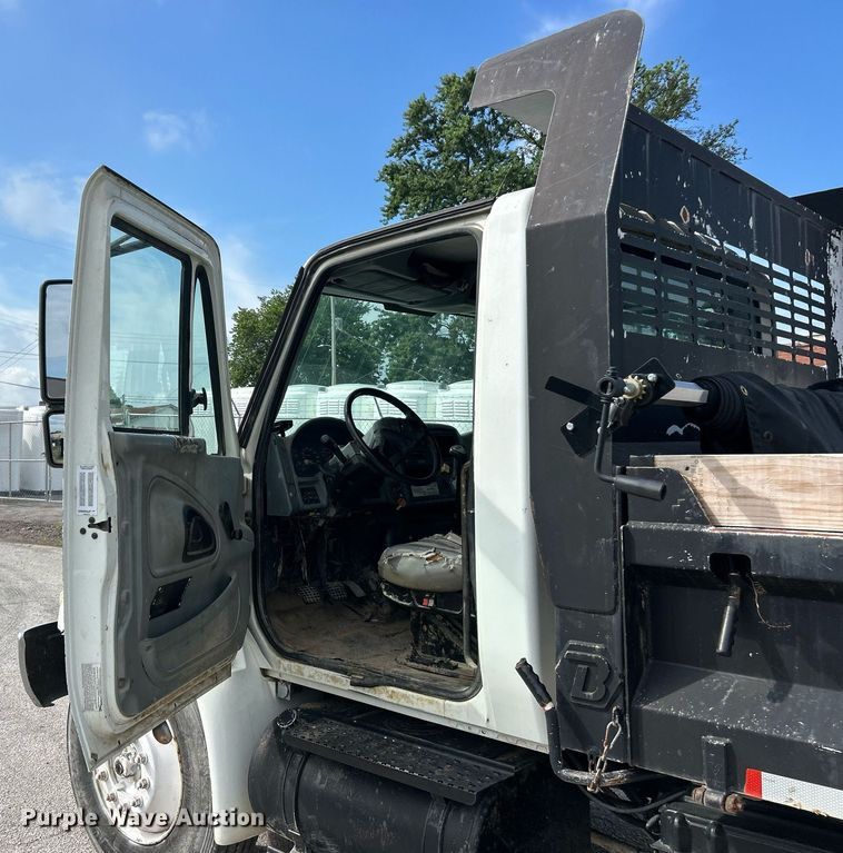 image for item EK8360 2004 International MA025 dump truck