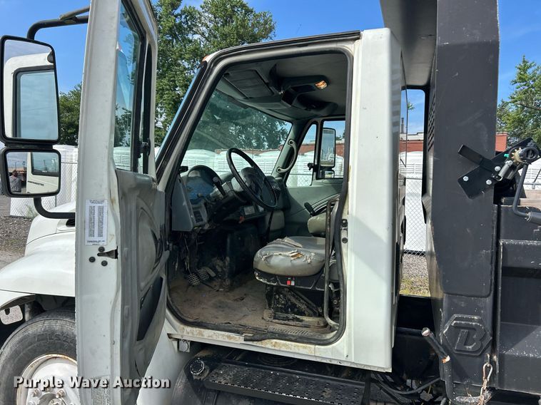 image for item EK8360 2004 International MA025 dump truck