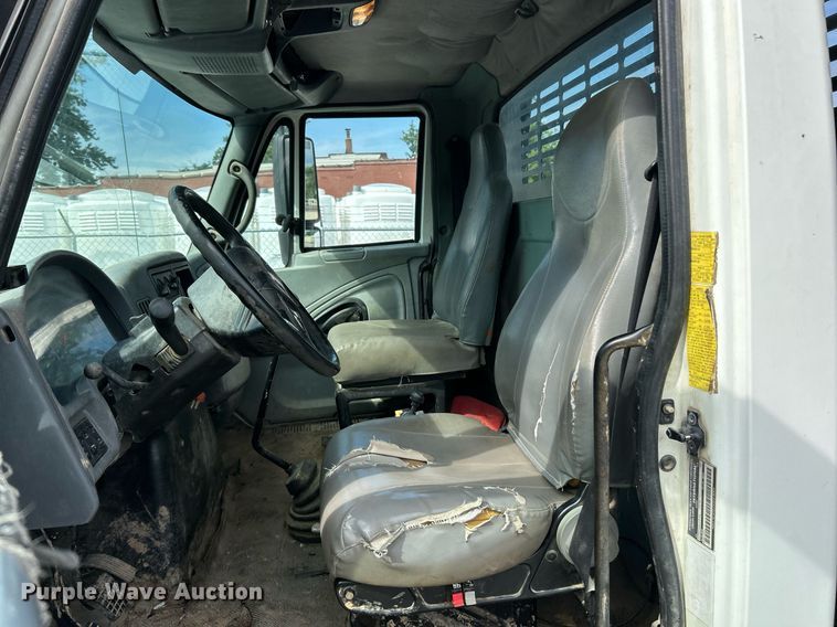 image for item EK8360 2004 International MA025 dump truck