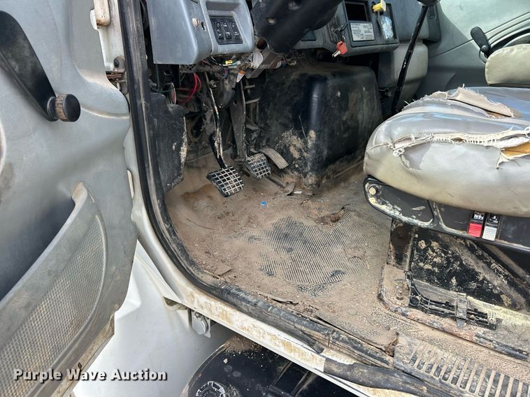 image for item EK8360 2004 International MA025 dump truck