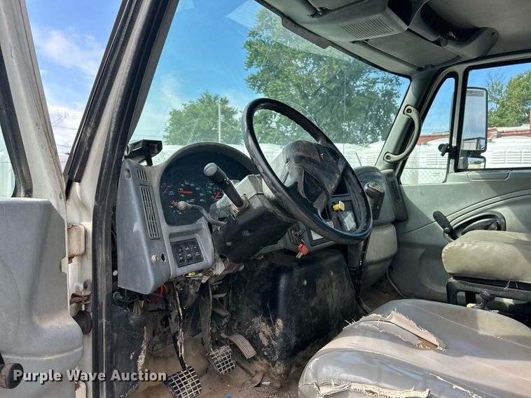 image for item EK8360 2004 International MA025 dump truck