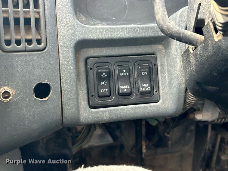 image for item EK8360 2004 International MA025 dump truck