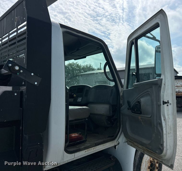 image for item EK8360 2004 International MA025 dump truck