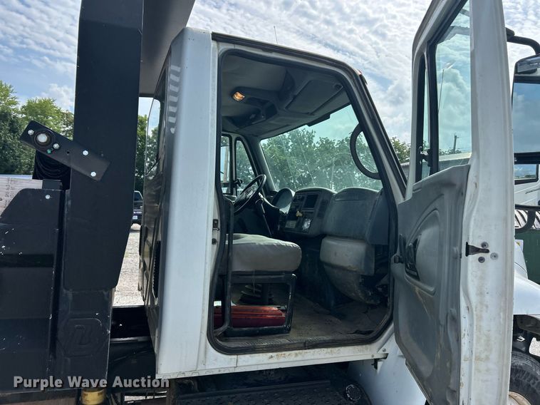 image for item EK8360 2004 International MA025 dump truck