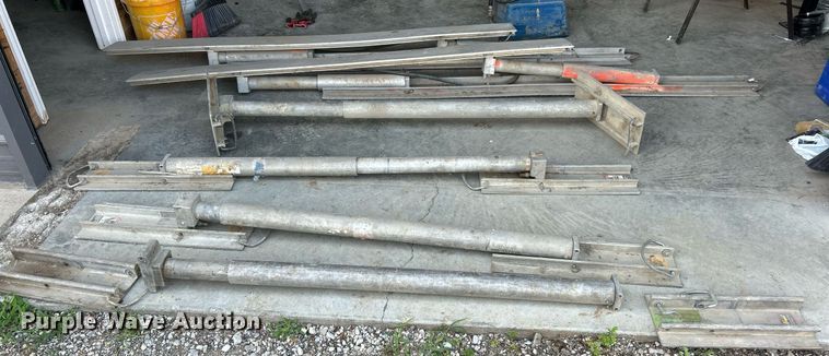 image for item EK8362 Shoring jacks 