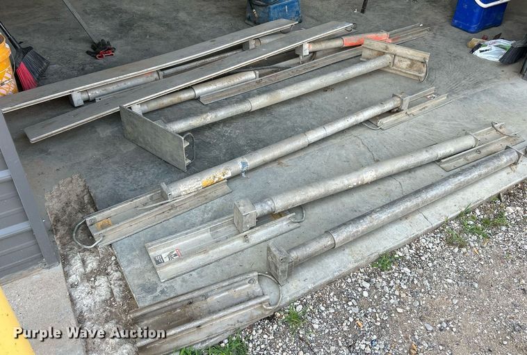 image for item EK8362 Shoring jacks 