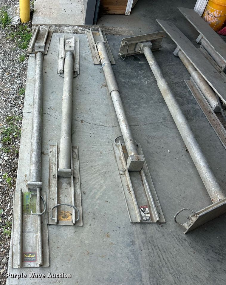 image for item EK8362 Shoring jacks 