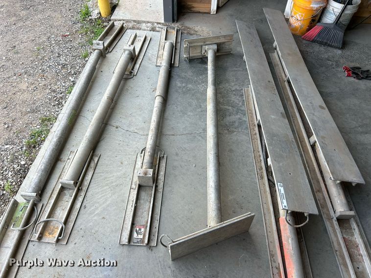 image for item EK8362 Shoring jacks 