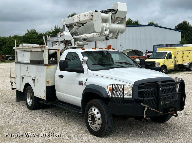 image for item EK8372 2009 Dodge Ram 5500  bucket truck