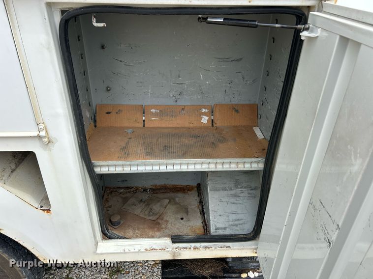 image for item EK8372 2009 Dodge Ram 5500  bucket truck