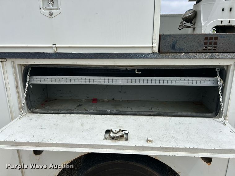 image for item EK8372 2009 Dodge Ram 5500  bucket truck