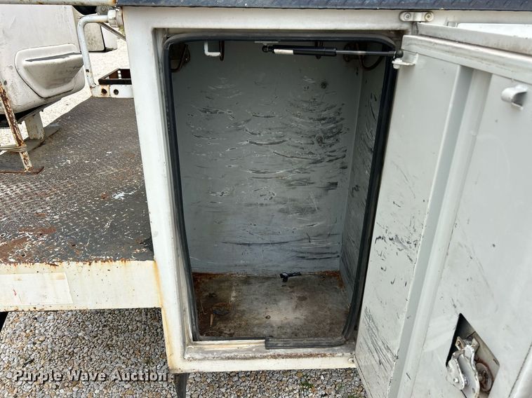 image for item EK8372 2009 Dodge Ram 5500  bucket truck