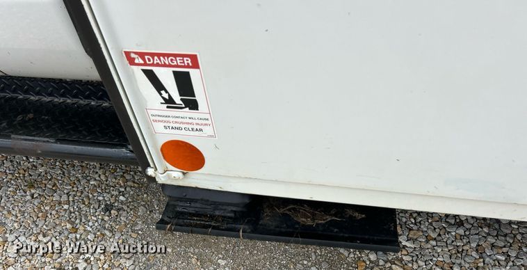 image for item EK8372 2009 Dodge Ram 5500  bucket truck