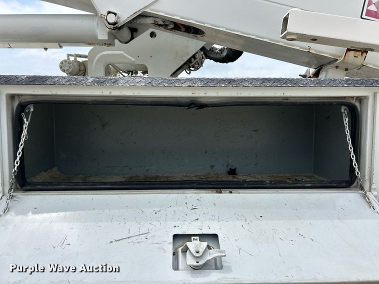 image for item EK8372 2009 Dodge Ram 5500  bucket truck