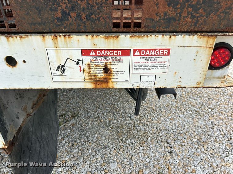 image for item EK8372 2009 Dodge Ram 5500  bucket truck