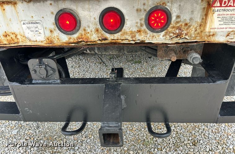 image for item EK8372 2009 Dodge Ram 5500  bucket truck