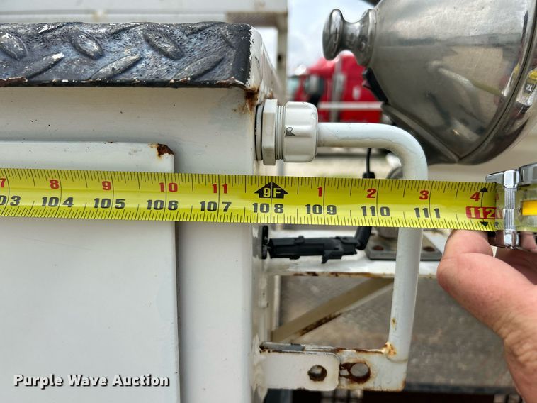 image for item EK8372 2009 Dodge Ram 5500  bucket truck