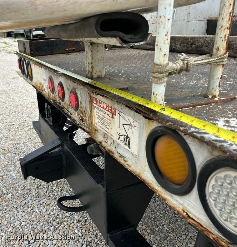 image for item EK8372 2009 Dodge Ram 5500  bucket truck