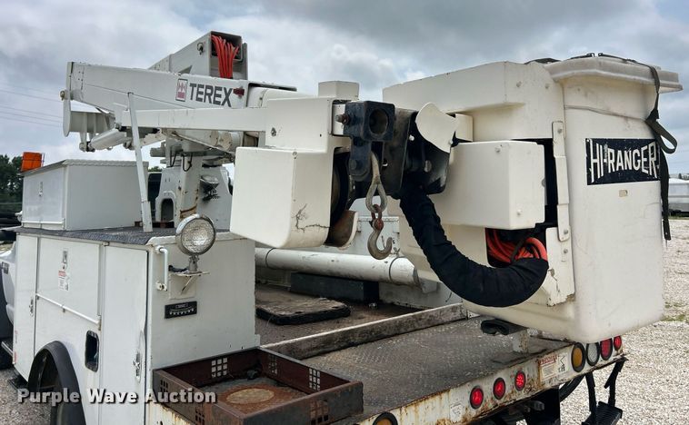 image for item EK8372 2009 Dodge Ram 5500  bucket truck