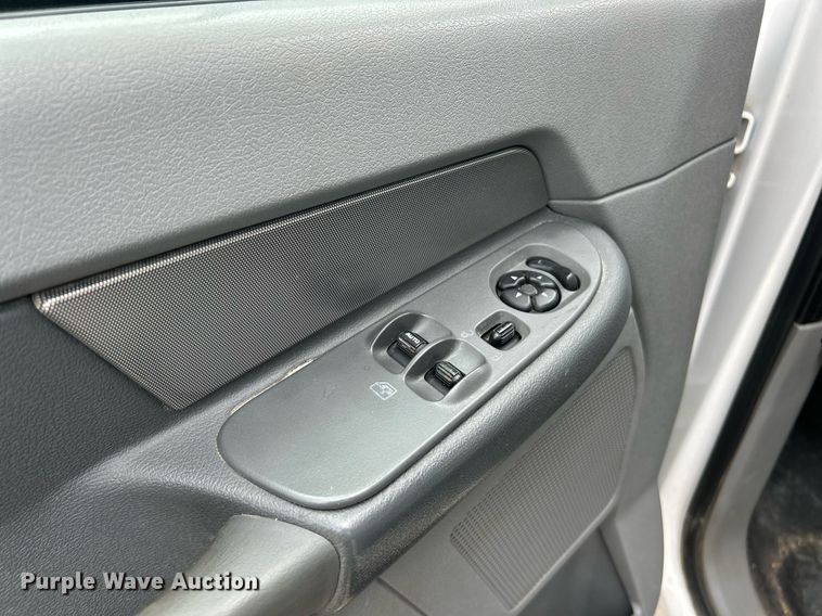 image for item EK8372 2009 Dodge Ram 5500  bucket truck