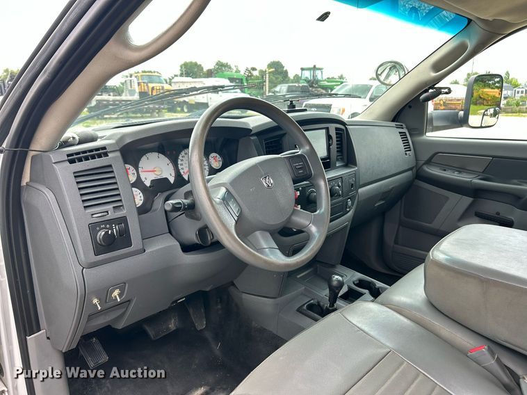 image for item EK8372 2009 Dodge Ram 5500  bucket truck